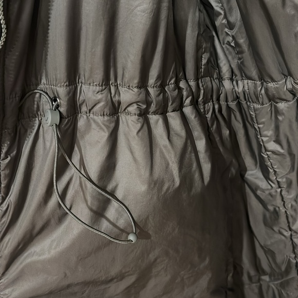 Athleta summit Primaloft Shell jacket. Size L. - Picture 4 of 10